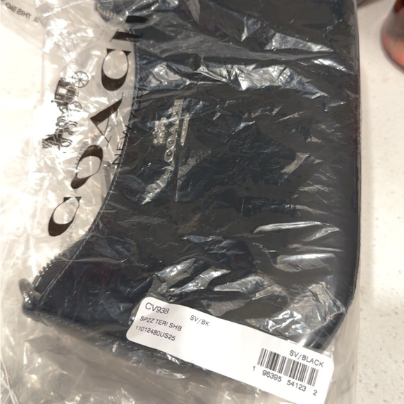 Teri Shoulder Bag in Spazzolato leather - Picture 12 of 12